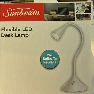 Beautifully crafted lamp! Heavy duty, elegant, with the brilliance of LED!